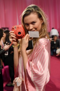 Behati Prinsloo 2015 Victorias Secret Fashion Show 1