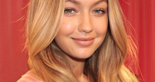 Gigi Hadid 2015 Victoria’s Secret Fashion Show 1