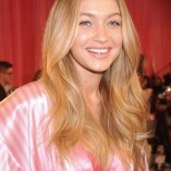 Gigi Hadid 2015 Victorias Secret Fashion Show 33