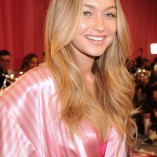 Gigi Hadid 2015 Victorias Secret Fashion Show 35