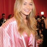 Gigi Hadid 2015 Victorias Secret Fashion Show 37