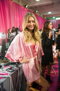 Gigi Hadid 2015 Victorias Secret Fashion Show 48