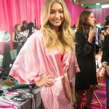 Gigi Hadid 2015 Victorias Secret Fashion Show 49