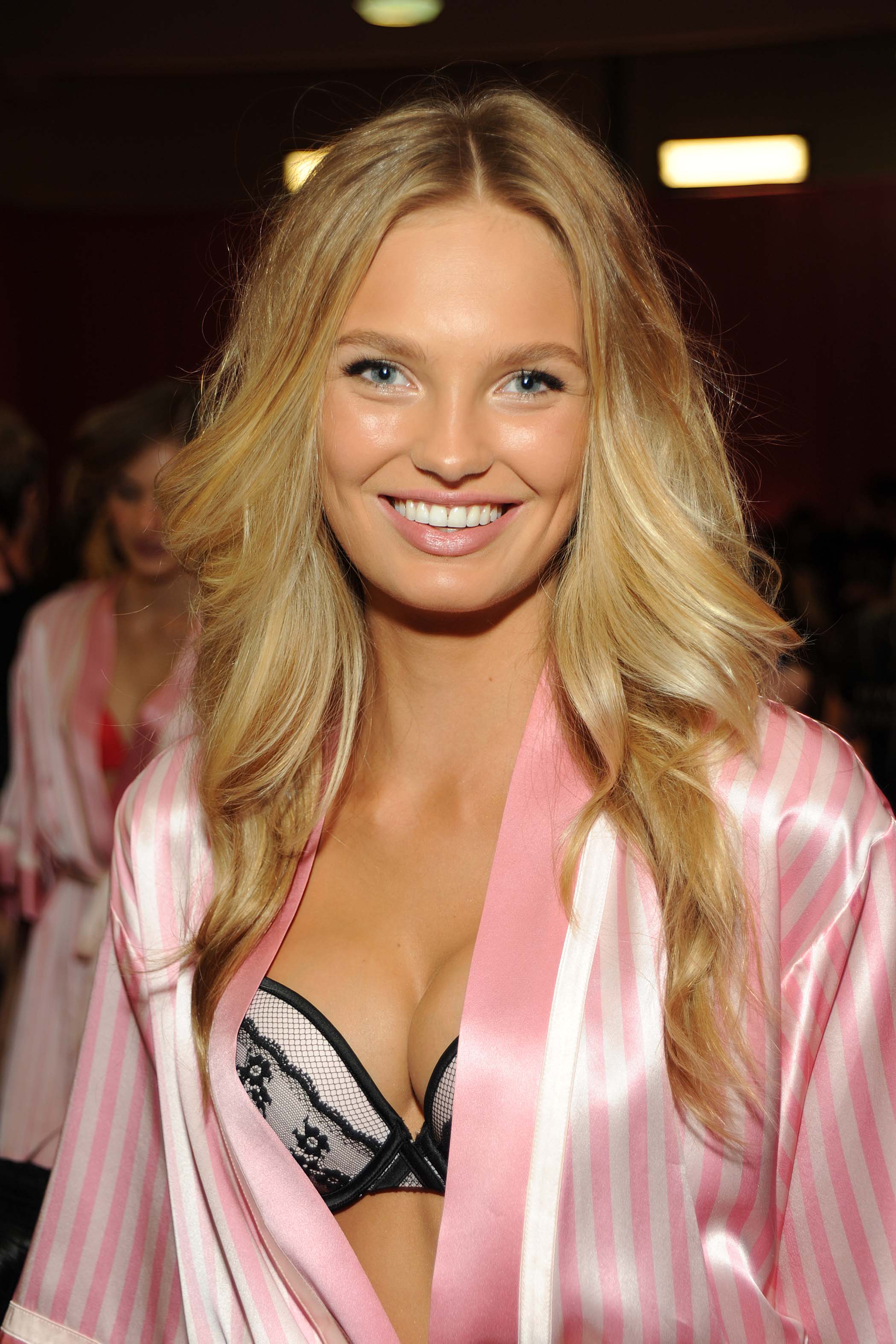 Romee Strijd 2015 Victoria’s Secret Fashion Show Satiny