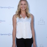 Yvonne Strahovski Petit Maison Chic Fashion Show 8