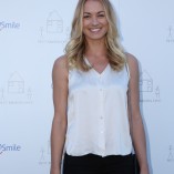 Yvonne Strahovski Petit Maison Chic Fashion Show 9