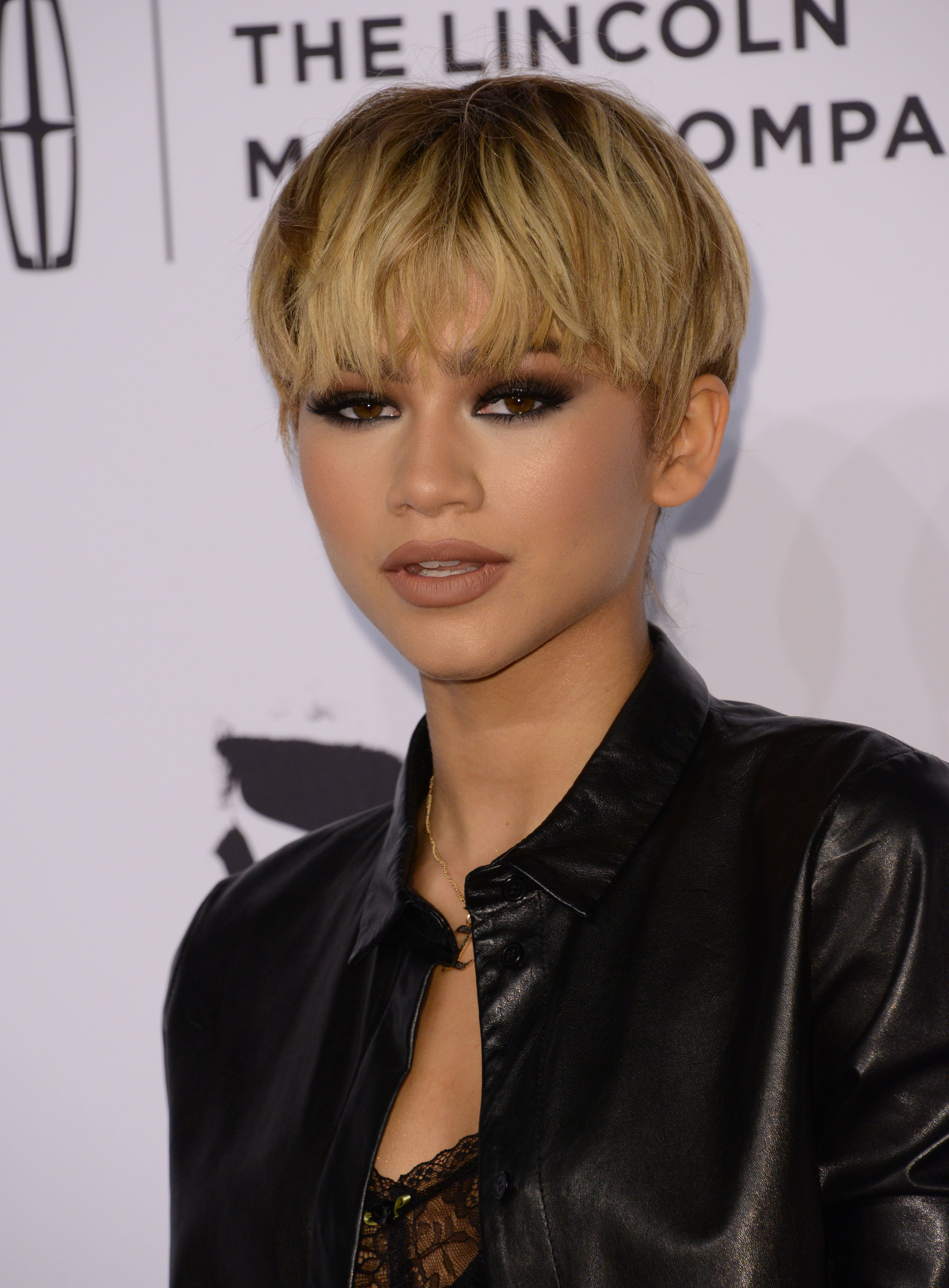 Zendaya 2016 ESSENCE Black Women In Music 2 - Satiny