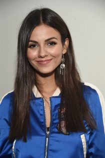 Victoria Justice FREE CeCe Premiere 1