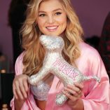 Rachel Hilbert 2016 Victoria's Secret Fashion Show 11