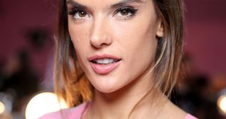 Alessandra Ambrosio 2016 Victoria’s Secret Fashion Show