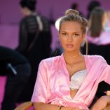 Romee Strijd 2016 Victoria's Secret Fashion Show 14