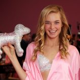 Bridget Malcolm 2016 Victoria's Secret Fashion Show 7