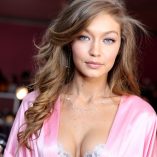 Gigi Hadid 2016 Victoria's Secret Fashion Show 17