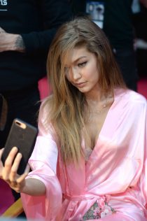 Gigi Hadid 2016 Victoria's Secret Fashion Show 23