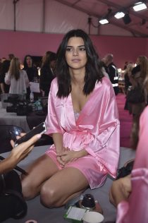 Kendall Jenner 2016 Victoria's Secret Fashion Show 64