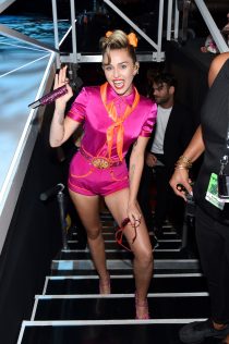 Miley Cyrus 2017 MTV Video Music Awards 22