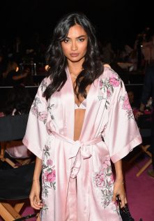 Kelly Gale 2017 Victoria's Secret Fashion Show 6