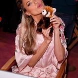 Martha Hunt 2017 Victoria's Secret Fashion Show 2