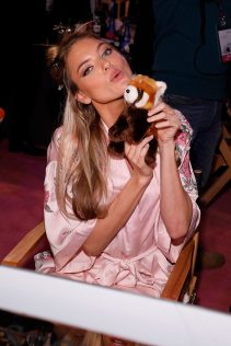 Martha Hunt 2017 Victoria's Secret Fashion Show 2