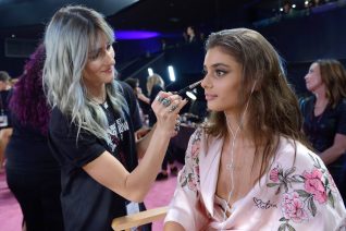 Taylor Hill 2017 Victoria's Secret Fashion Show 4