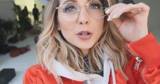 Zoe Sugg Blowing Glitter