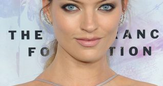 Martha Hunt - Satiny.org