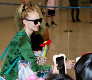 Sophie Turner Incheon International Airport 9