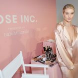 Rosie Huntington-Whiteley Rose Inc bareMinerals Beauty Master Class 8