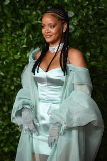 Rihanna 2019 Fashion Awards 11