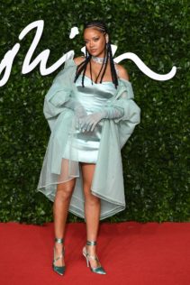 Rihanna 2019 Fashion Awards 4