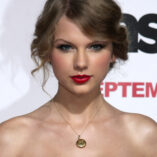 Taylor Swift Easy A Premiere 24