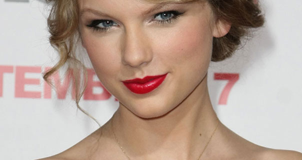Taylor Swift Easy A Premiere