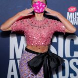 Sarah Hyland 2020 CMT Music Awards 12