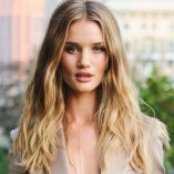 Rosie Huntington-Whiteley Burberry Perfume Launch 16