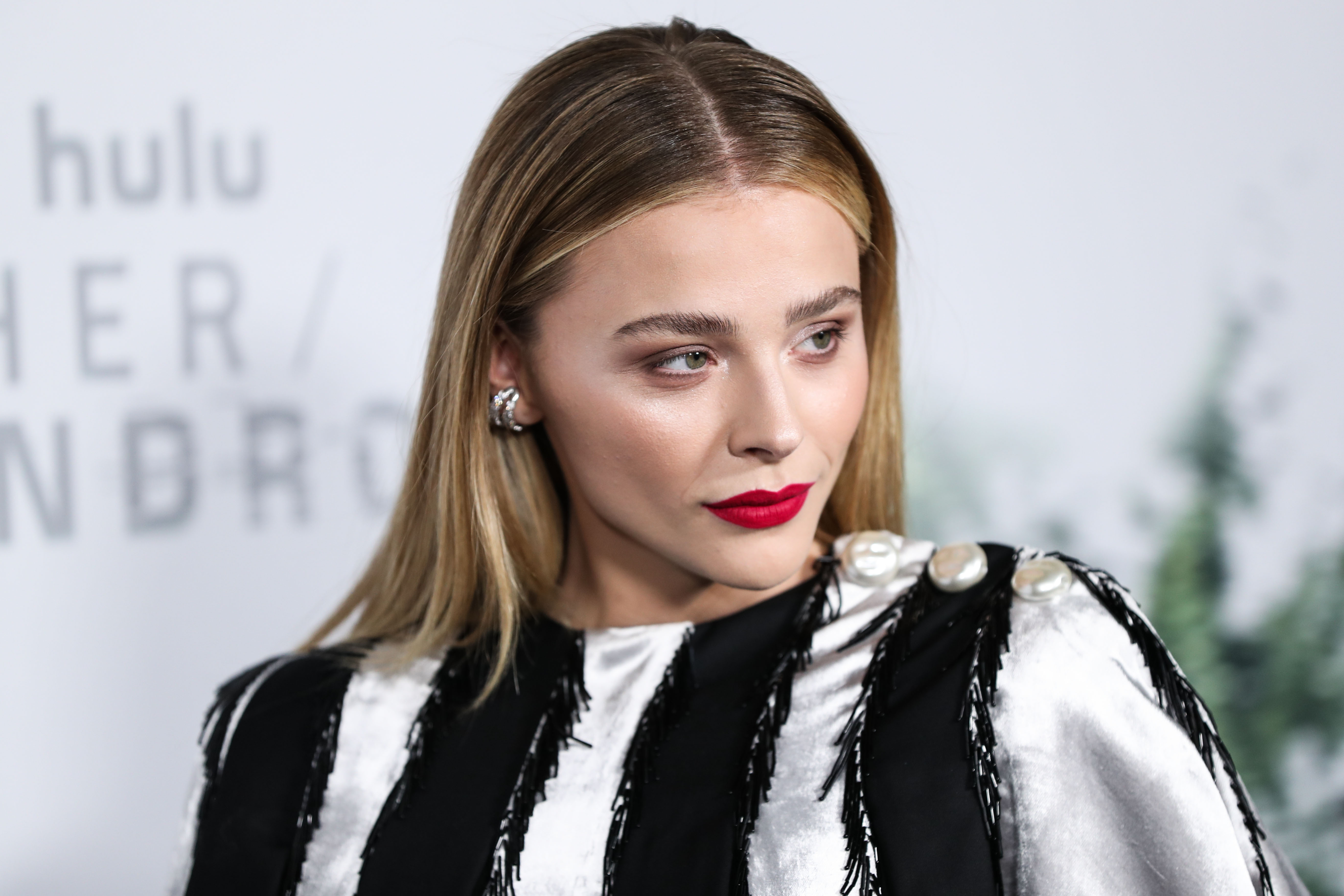 Chloë Grace Moretz procura uma chance em Mother/Android