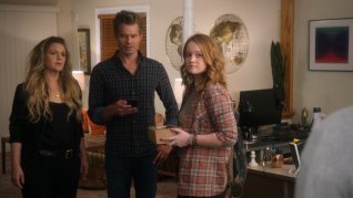 Santa Clarita Diet The Chicken And The Pear 125