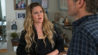 Santa Clarita Diet The Chicken And The Pear 9