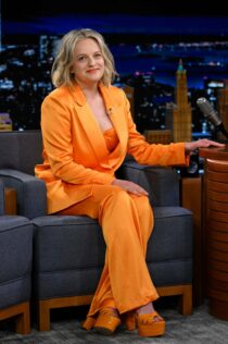 Elisabeth Moss The Tonight Show 26th April 2022 6