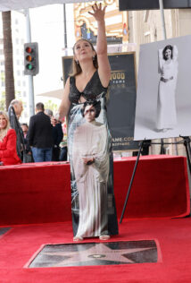 Billie Lourd Carrie Fisher Hollywood Walk Of Fame 17