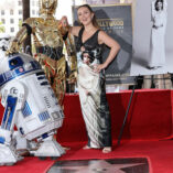 Billie Lourd Carrie Fisher Hollywood Walk Of Fame 8