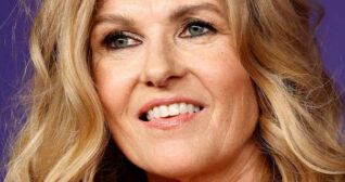 Connie Britton - Satiny.org