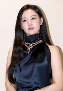 Kim Ji-won BVLGARI Serpenti Infinito Exhibition 12
