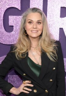 Hilarie Burton Girls5eva Premiere 20