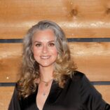 Hilarie Burton Rabia & Ellyn Solve The Case Live 16