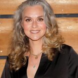 Hilarie Burton Rabia & Ellyn Solve The Case Live 3
