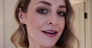 Fleur De Force Hourglass