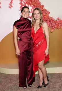 Kristen Bell Nobody Wants This Season Two Premiere 44