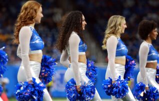 NFL Cheerleaders 2025 Week Sixteen 2